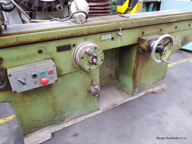 Bruska na protahovací trny STANKOIMPORT 360M (Spline Grinding Machine Stanko 360M (8).jpg)